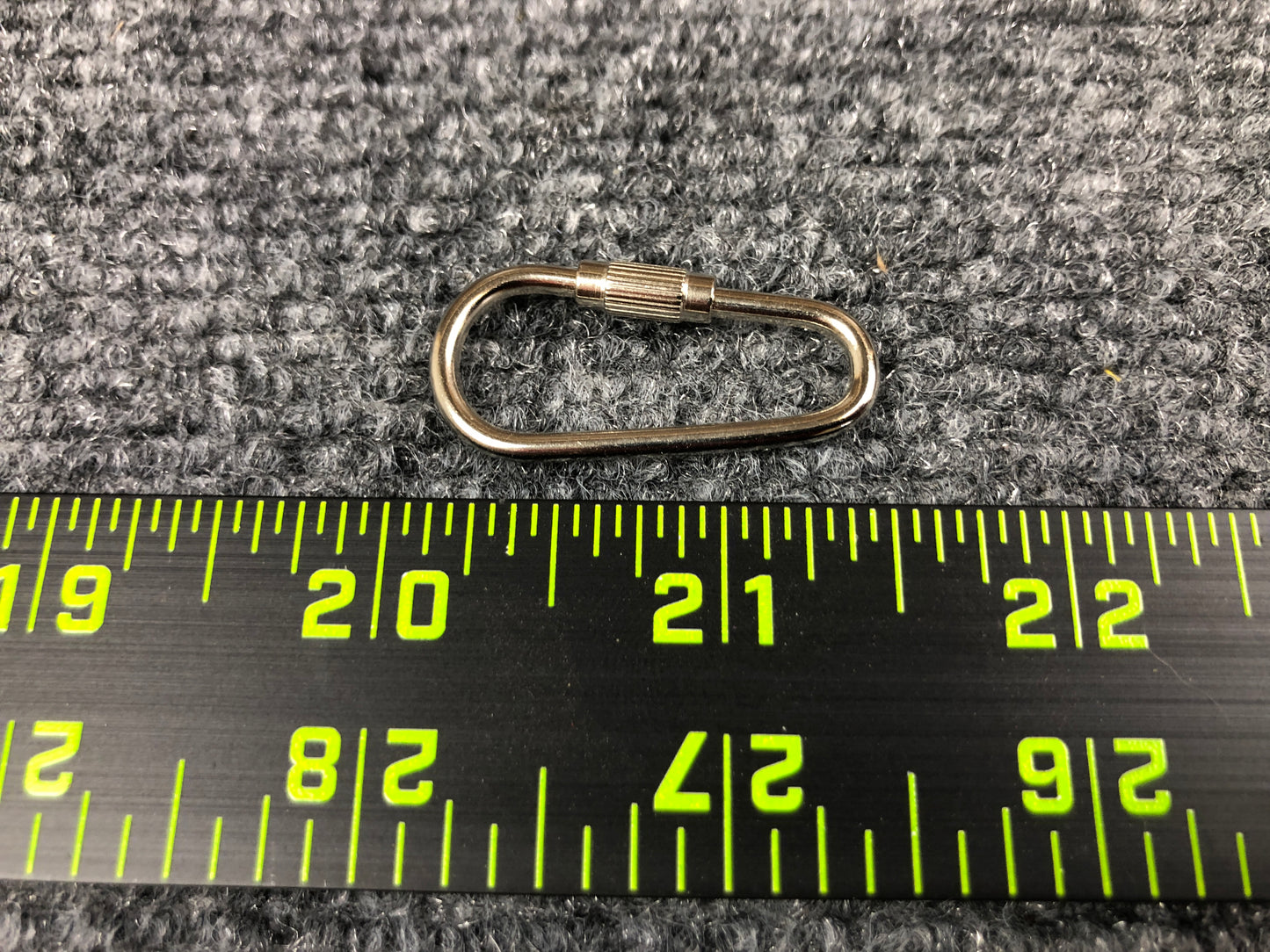 5905 Pear Link Toy Hanger (small - 1 3/8 inch)