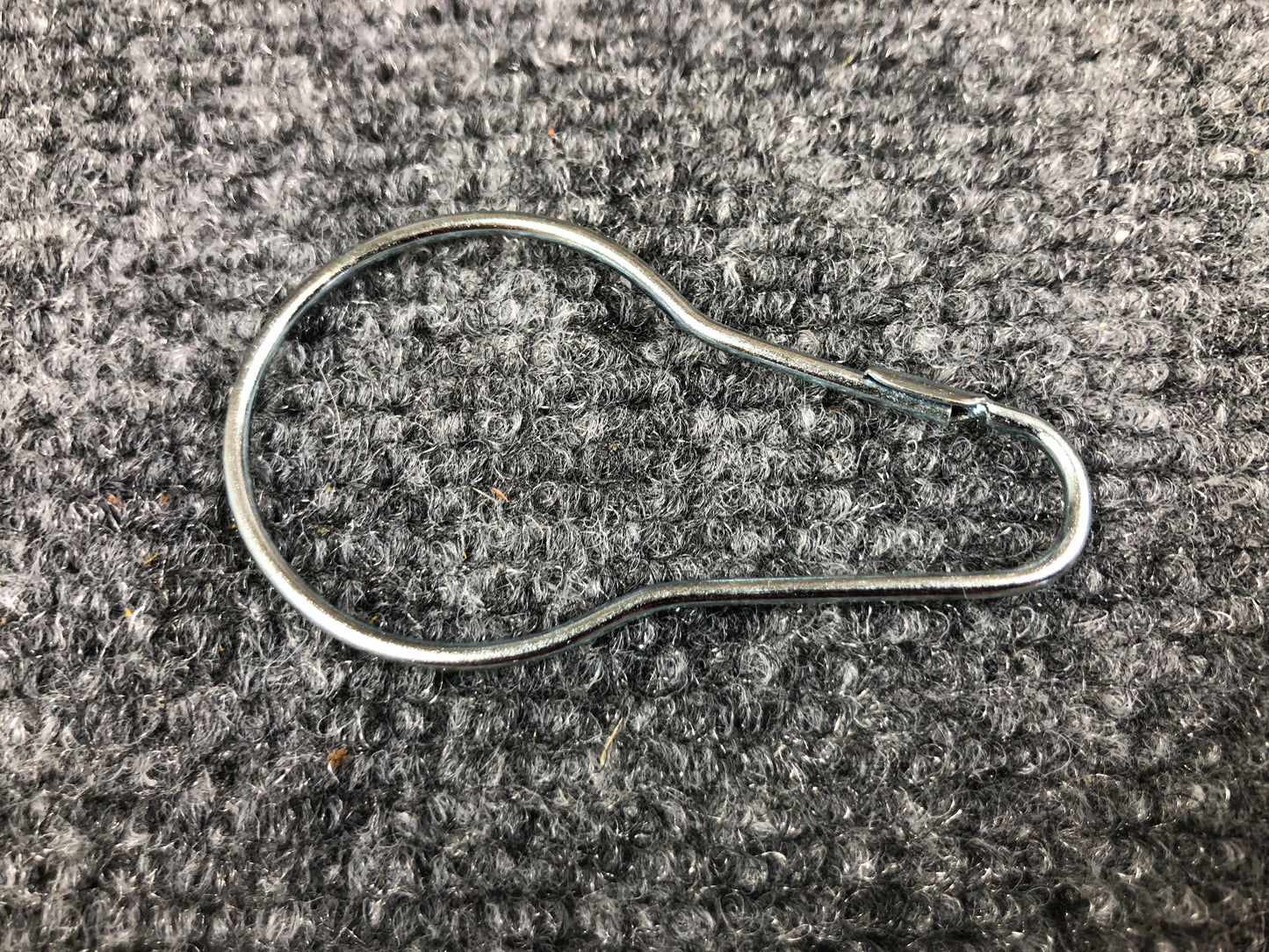 5900 Petwerks Wire style toy hanger